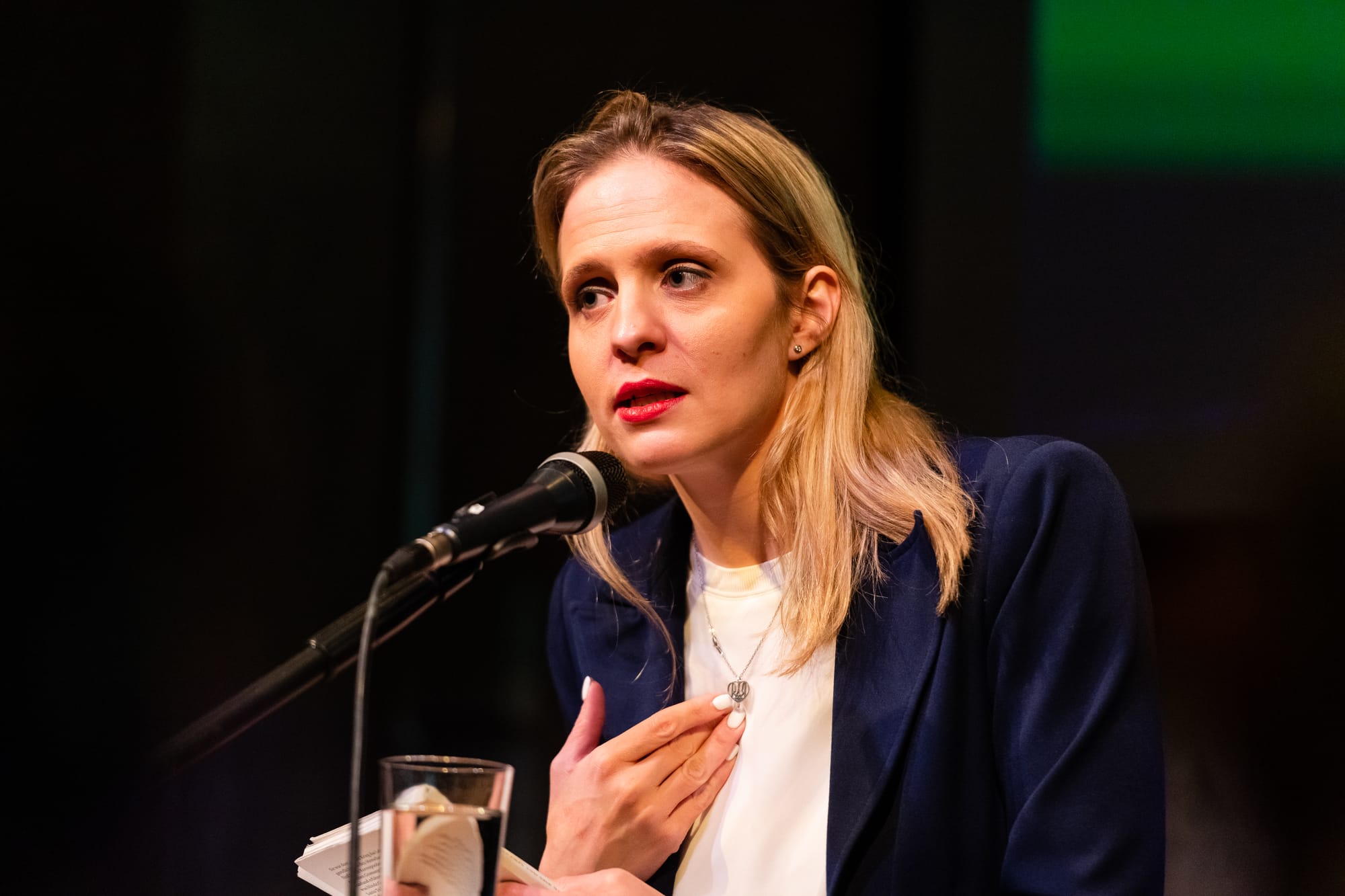 Live aus der Ukraine: Impressionen von der Lesung mit Luzia Tschirky im Cabaret Voltaire